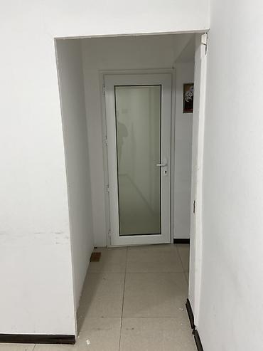 İcarəyə ofislər: Kiçik ofis/iş otağı - Tək otaqlı məkan, düzbucaqlı plan - Ağ rəngli — 3
