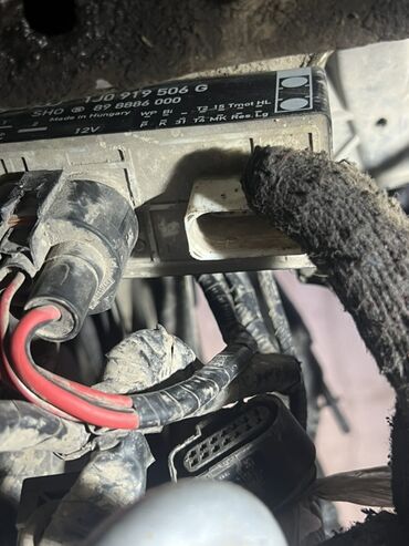 Двигатели, моторы и ГБЦ: Бензиновый мотор Volkswagen 1.6 л, Оригинал — 10