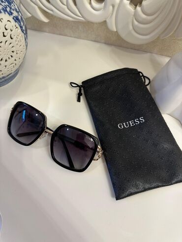 Eynəklər: Gün eynəyi, Guess, Yeni