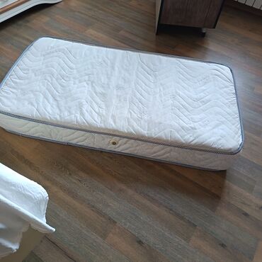 komod üçün döşəkcə: Sadə matras, Bir nəfərlik