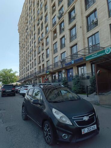продаю шевролет: Chevrolet Spark: 2011 г., 1 л, Автомат, Бензин, Хетчбек