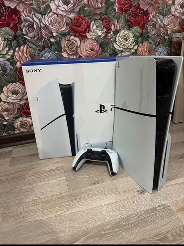 PS5 (Sony PlayStation 5): Продаю почти новую PlayStation 5 slim 1000гигабайт памяти С