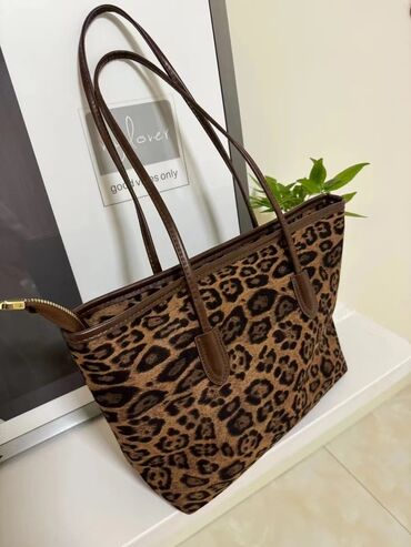 Классические сумки: Классическая сумка, Корея, Материал: Бархат, Застежка на молнии, Моющийся материал, Оригинал, Женские, Новый at lalafo.kg — 3 Классические сумки: Классическая сумка, Корея, Материал: Бархат, Застежка на молнии, Моющийся материал, Оригинал, Женские, Новый — 3