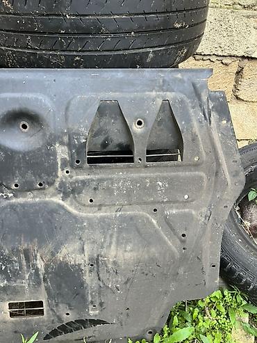 disk teker alemi: Motor qoruyucusu, Universal auto Vossvagen passat, 2007 il, Almaniya, Ünvandan götürmə — 2