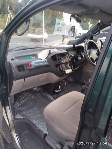 шины на делику: Mitsubishi Space Gear: 1995 г., 3 л, Автомат, Бензин, Минивэн — 10