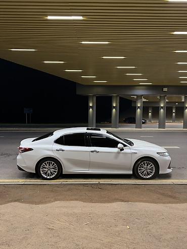 Toyota: Toyota Camry: 2019 г., 2.5 л, Вариатор, Гибрид, Седан — 4