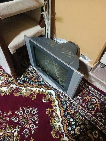 Televizorlar: Aftron markasına məxsus bu CRT televizor, klassik ev əyləncəsi üçün