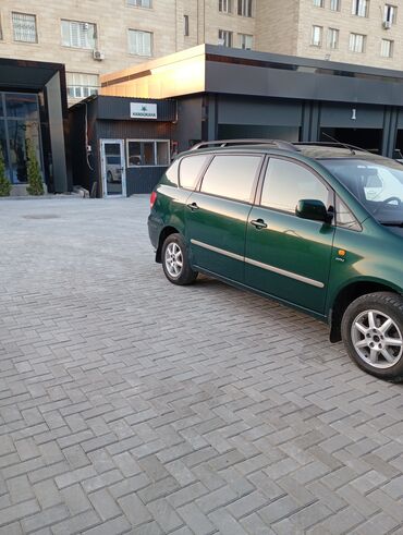 Toyota: Toyota Avensis: 2001 г., 2 л, Механика, Бензин, Минивэн — 3