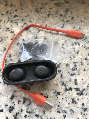 jbl колонки в баку: JBL tam simsiz qulaqlıq dəsti - Brend: JBL - Tip: TWS (tam simsiz) — 2