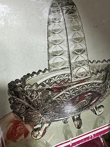 Наборы посуды: Винтажная хрустальная миниатюрная корзиночка с птичками, производство — 4