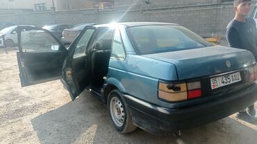 Volkswagen: Volkswagen Passat: 1990 г., 1.8 л, Механика, Бензин, Седан