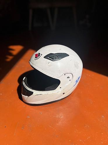 e motor: Sabrina motosiklet dəbilqəsi
- Ölçü: XL — 1