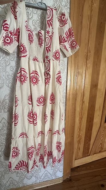 c92 max: Uzun yay donu - Rəng: krem fon üzərində qırmızı etnik/ornamental — 1