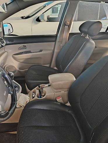 mercedes disk per page 40: Kia Carens: 0.2 l | 2008 il Sedan — 8