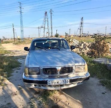 gaz 3110: GAZ Volga 3110 sedan - Kuzov: 4 qapılı sedan, gümüşü rəng - Mühərrik — 1