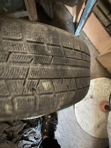 шины пара: 215/60/16 по 1000с 1шт всесезон 1 шт лето 
Состояние средний — 1