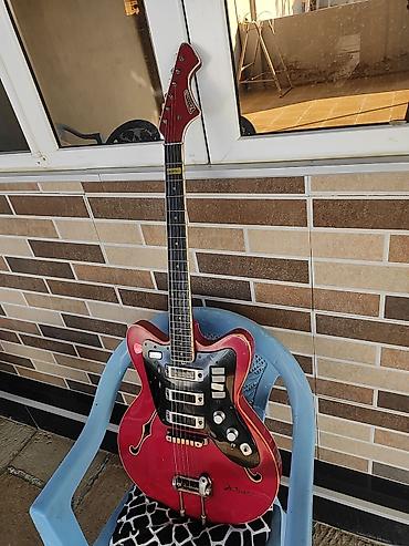 2 ci əl piano: Elektrik gitara, klassik vintaj üslubda yarımhollow korpus quruluşuna — 1