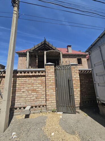 Продажа домов: Дом, 200 м², 4 комнаты, Собственник