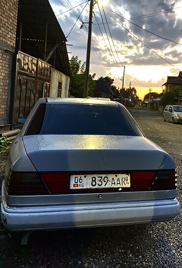 мерс 124 автомобиль: Mercedes-Benz W124: 1990 г., 2.5 л, Механика, Дизель, Седан