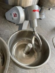 Gözəllik və estetika avadanlığı: 15 kq, İran, Nağd ödəniş