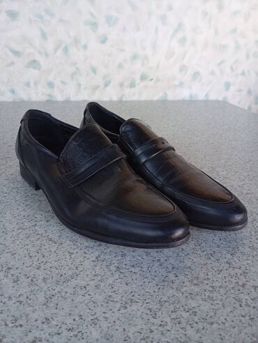 утерян кошелек с документами: Обменяю мужские туфли на что нибудь из продуктов, надевали один раз