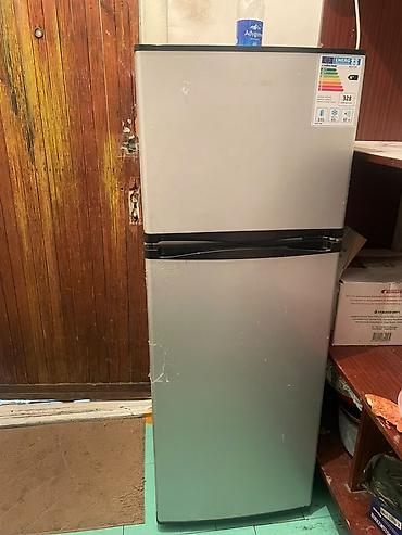 mini refrigerator: Холодильник двухкамерный, серебристый, с верхней морозильной камерой и — 1