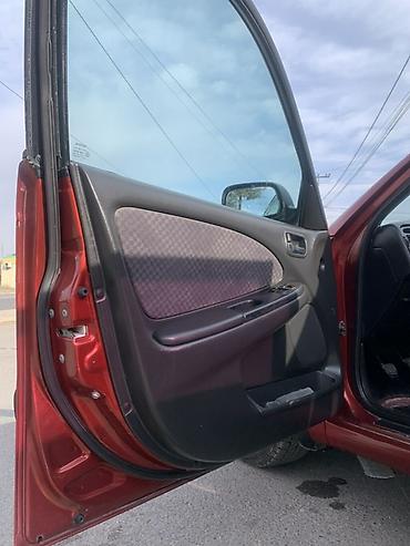 ош авто базар: Toyota Avensis: 2001 г., 2 л, Кол менен иштөөчү, Бензин, Седан — 4