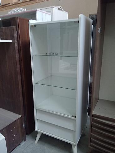 dəmir dolab: Ağ rəngli şüşə vitrin dolabı - Minimalist dizayn, modern interyerlərə — 1