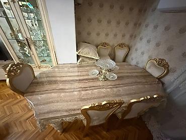 Qonaq otağı dəstləri: Klassik üslubda dəst mebel – qonaq otağı üçün tam komplekt. Tərkibi — 6