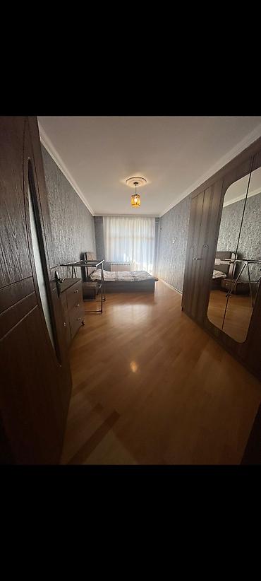 Otaqların satışı: Kirayə üçün geniş və işıqlı mənzil otaqları. Xüsusiyyətlər: - 2 ayrı — 2