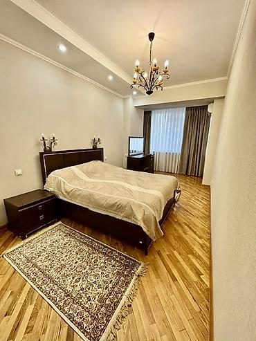 Долгосрочная аренда квартир: 3 комнаты, Риэлтор, С мебелью полностью — 4