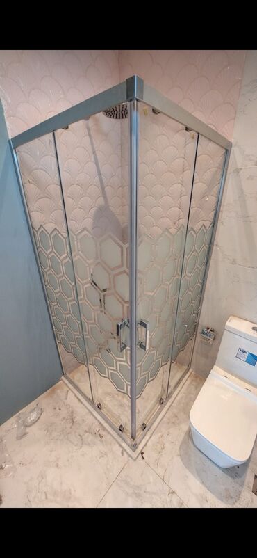 Duş kabinaları, arakəsmələr: Yeni Üstü açıq kabina, Künc üçün, Pulsuz çatdırılma — 15