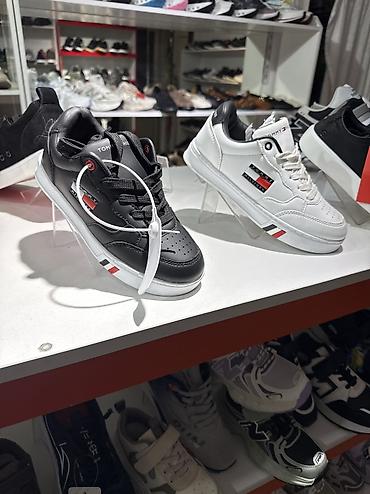 Кроссовки и спортивная обувь: Распродажа обуви Футбольные 700с Женские 950сом Мужские 950с Детские — 5