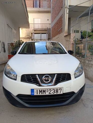 Οχήματα: Nissan Qashqai: 1.5 l. | 2013 έ. SUV/4x4