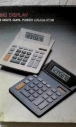 kalkulator: Nov, nekorišćen solarni kalkulator - digitron, sa velikim svetlećim