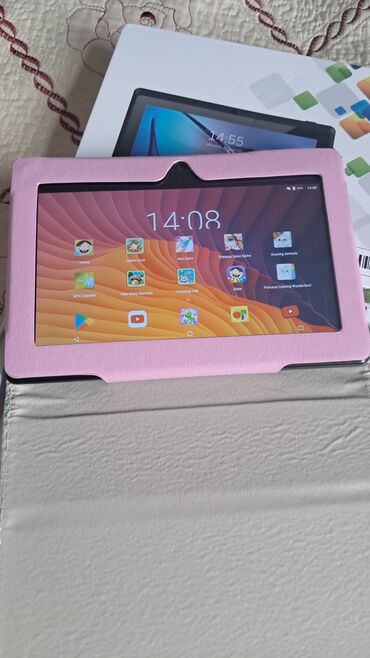 Apple iPad: Yenidi hec işlətməmişik sadəcə aldık və üstündə hədiyə birinidə