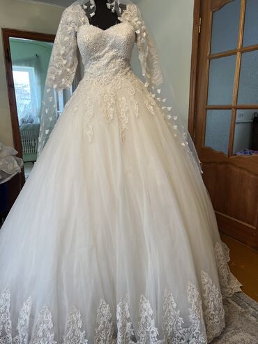 Свадебные платья: Свадебные платья — 16