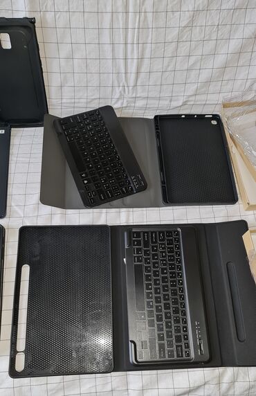 Tastature: Set futrola i Bluetooth tastatura za tablet - Više crnih — 3