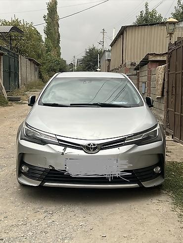 Продажа авто: Toyota Corolla: 2018 г., Бензин, Седан — 2