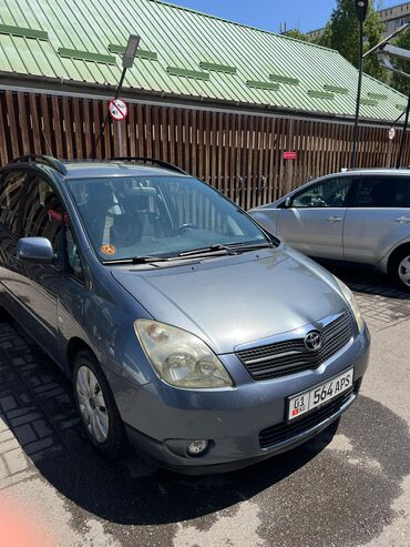Toyota: Toyota Corolla Verso: 2003 г., 1.6 л, Механика, Бензин, Хэтчбэк