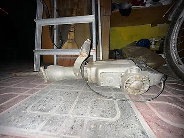 Ağır tip elektrik beton qıran aparat satılır. Xarici görünüşü