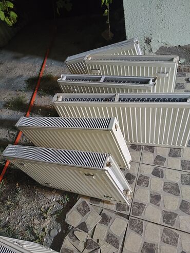 plastik qapı və pəncərələr: Salam aleykum.11 ədəd 60lıq,1 ədəd isə 80lıq radiator.XUDATDA