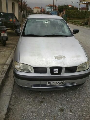 Seat Cordoba: 1.4 l | 2001 year | 294000 km. Sedan