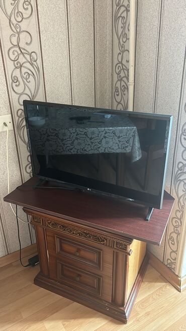 lg led 43um7450: İşlənmiş Televizor LG 32" Ünvandan götürmə