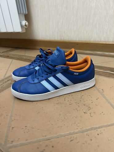 Botinkalar: Salam . Adidas krasovka ter temiz tep tezedir demey olarki 1-2