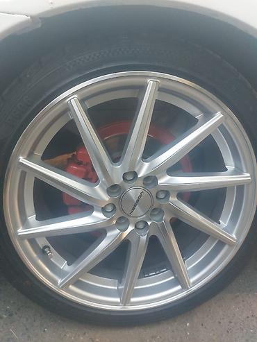 disqler: Satılır: Yay mövsümü üçün avtomobil şini Ölçü: 215/40 ZR17 87W Tip — 1