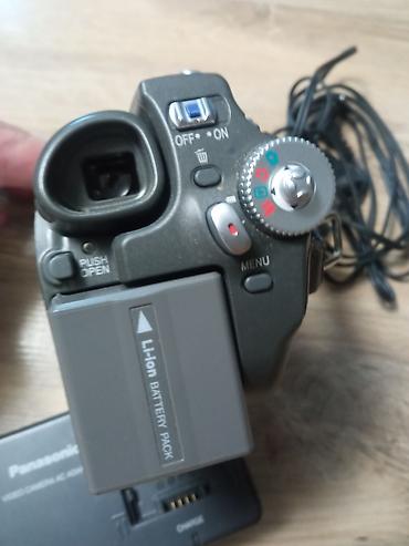 Video kamere: Panasonic digitalna video kamera sa 3CCD senzorom i 30x — 14