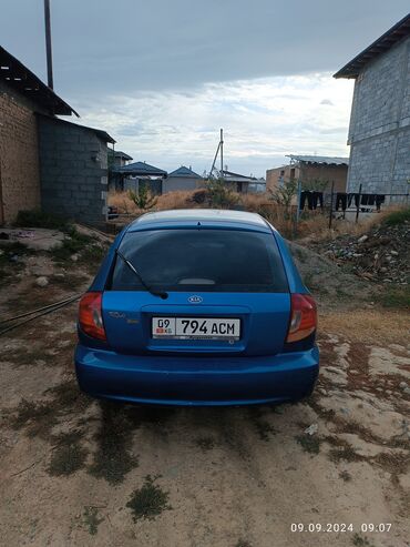 Kia: Kia Rio: 2004 г., 1.6 л, Механика, Бензин, Хэтчбэк