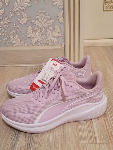 спортивные повязки: Продам!!
 Фирменный кроссовки puma
новый оригинал 
размер 40