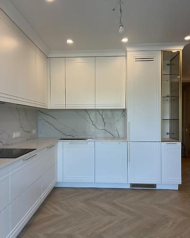 Sifarişlə mətbəx mebeli: Sifarişlə mətbəx dəsti, Özü çəkən petlələr, Mat laminat, Kredit yoxdur, Pulsuz çatdırılma, Rayonlara çatdırılma — 14